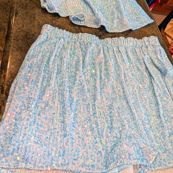 Sequin fabric Tank top and Shorts Set by endless rose - Picture 12 of 17